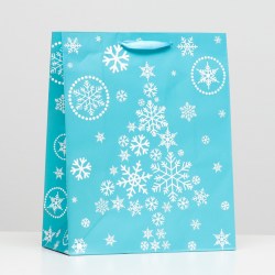 Пакет ламинированный "Снежинки и ёлочка" 26 x 32 x 12