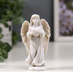 Сувенир полистоун Ангел хранитель с сердцем 9х5х2,5 см 