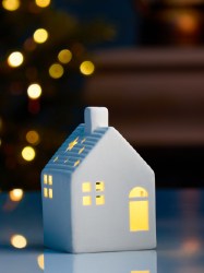 Светодиодная фигура Дом 6×6х9.5 см, 1 LED, LR44×3(в 