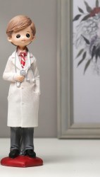 Фигурка врача