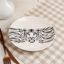 Тарелка "Тигр", белая, деколь, керамика, 19.5 см, микс