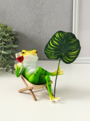 Фигурка полистоун Лягуха в кресле с бокалом под пальмовым листом», 5.8×7.5×14.5 см