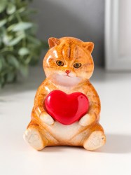 Фигурка полистоун лак «Пухлый котик с красным сердцем» 7.8×7.3×10 см