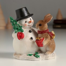 Статуэтка сувенир новогодний Снеговик с Елкой и Зайчиком 10 см
