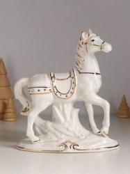 Фигурка керамика Конь с седлом и сбруей, белый с золотом, 15.5×8×17.5 см