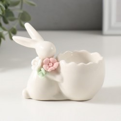 Фигурка - подставка для яйца Кролик пасхальный с цветочками, яйцом«, керамика, 9.5×5.6×6.9 см