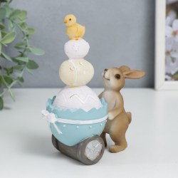 Сувенир статуэтка полистоун Кролик заяц с тележкой из яиц и цыплёнком 14х6х12 см