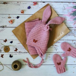 Комплект розовый зайка (шапка, снуд, варежки)