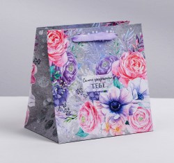 Пакет крафтовый квадратный Цветочный вихрь, 30 × 30 × 12 см