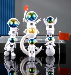 Подарочный набор фигурок космонавта 6 шт градиент