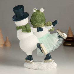 Статуэтка сувенир новогодний Снеговики на коньках 18 см