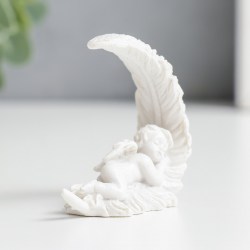 Сувенир статуэтка Спящий ангел на перышке полумесяце 5 см