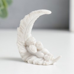 Сувенир статуэтка Спящий ангел на перышке полумесяце 5 см