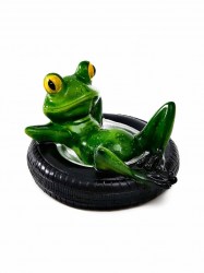 Садовая фигура из полистоуна «Лягушка лежит на шине» 14×13×9.5 см, водоплавающая