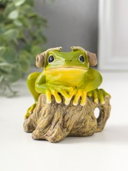 Фигурка полистоун «Лягушонок на коряге с улитками на ушах» 9.5 см