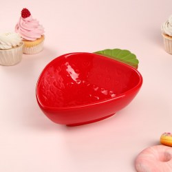 Тарелка салатник Клубника керамика 24 см красная
